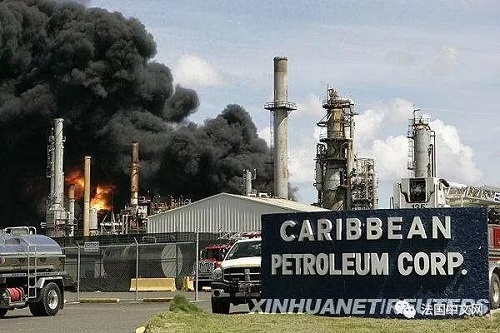 突发！法国较大炼油厂起火，浓烟飘至10公里外！